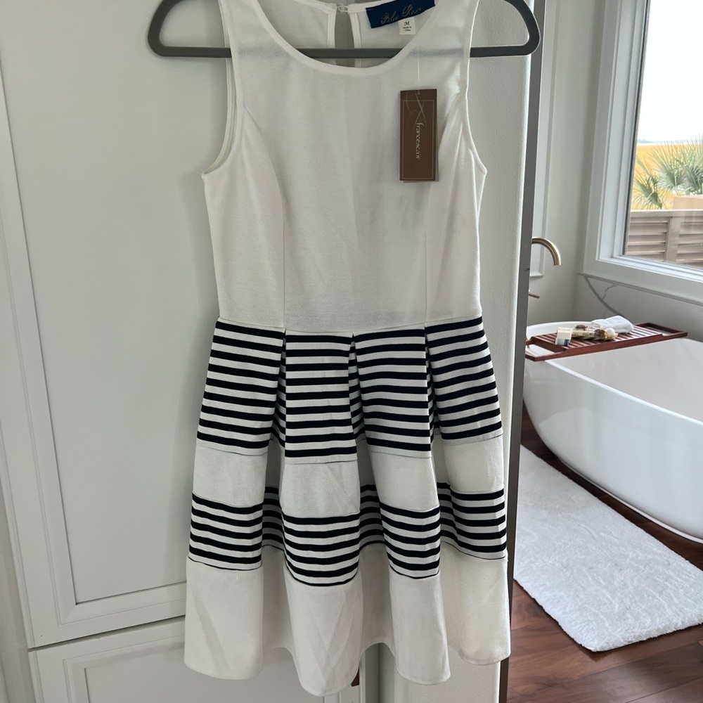 Francesca’s black and white dress size Medium. NWT
